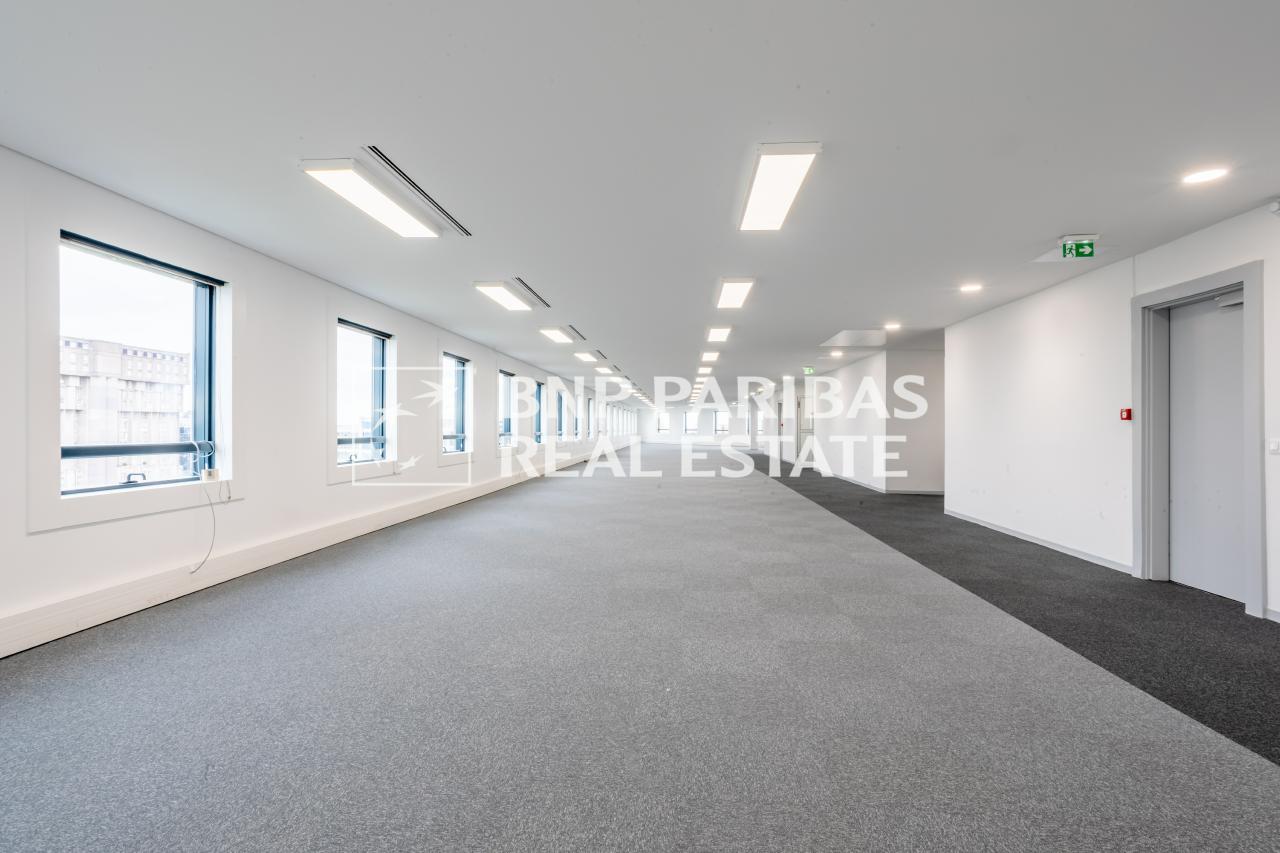 Bureau Noisy-le-Grand 3048m² Location bureau Noisy-le-Grand Seine-Saint-Denis OLBUR2106795 5
